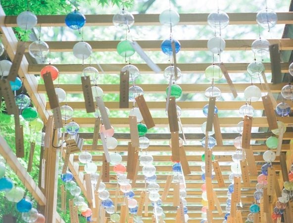 川越】夏の風物詩、境内を彩る約2000個の“縁むすび風鈴”@川越
