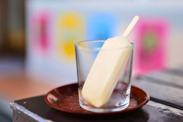 東温市で89年続く、手作りの素朴なアイスキャンディ門田商店（かどみせ