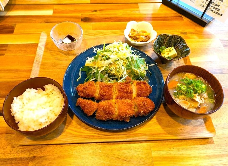 南森町】絶品！ザクサク衣のチキンカツ！九州醤油と麦味噌を使用の健康
