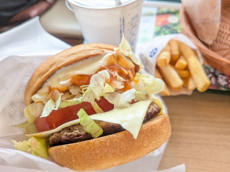 モスバーガー】ピリ辛×爽快！「モスタコスバーガー」と「日向夏