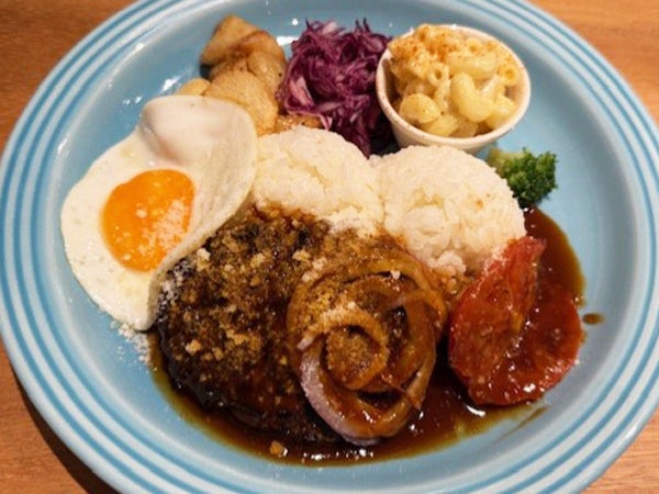 いちばん近いハワイ!?西荻窪に誕生した「コナズ珈琲」でアロハな