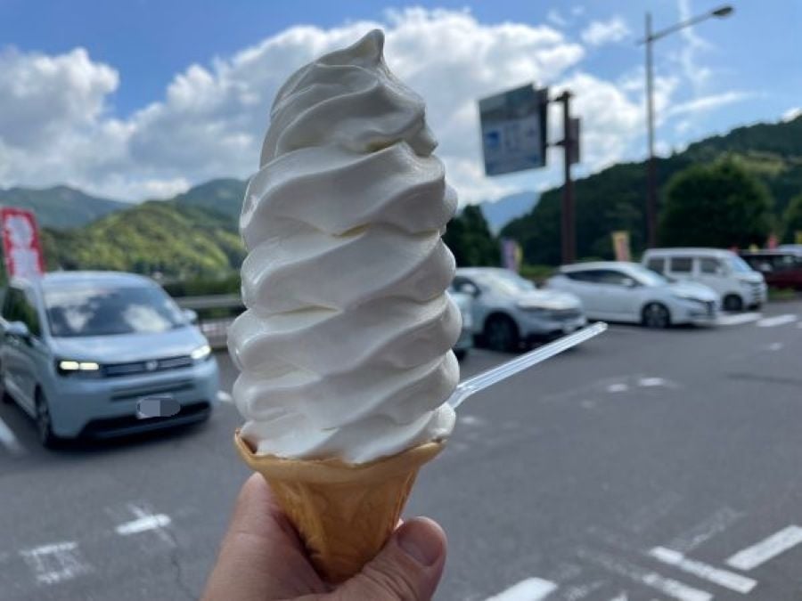 佐賀県唐津市】時間との勝負！高さあり、乳脂肪高めの巨大ソフト