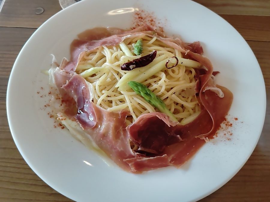 もちもちのパスタに心弾むお店【木更津市】カフェ ボヘミアン｜居酒屋