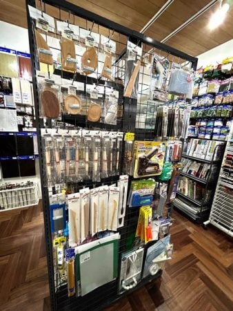 警固】大名から移転、老舗の画材・額縁の専門店「山本文房堂 警固本店