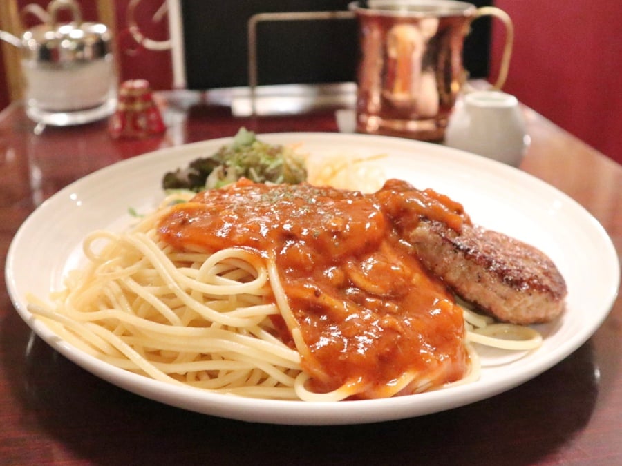 パスタ・ハンバーグ・サラダ・ドリンクのランチ1,000円！創業60年