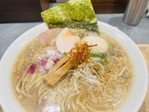 松山ランチ】焼鳥屋の本格ラーメンが人気！街中へ移転オープン「焼鳥