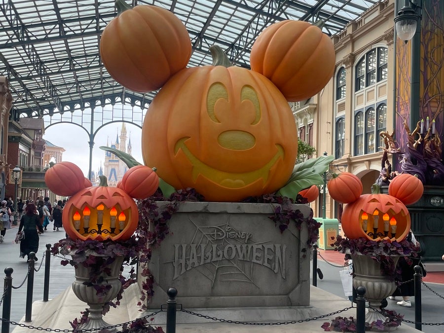 Disney ハロウィ－ン　ベッド装飾⭐︎ 🎃👻ハロウィーン準備、もう始まってる⁉️ ディズニーの最新