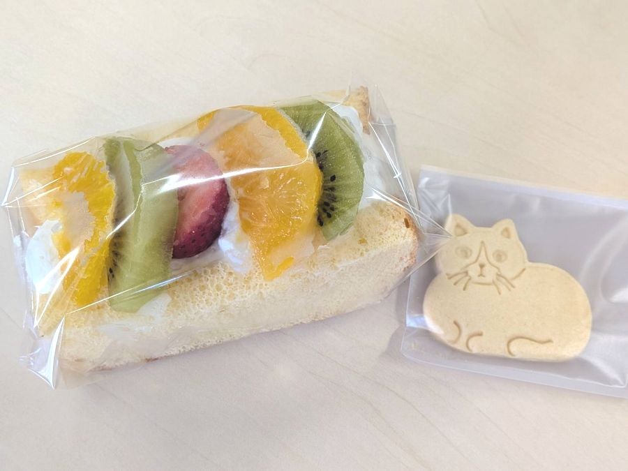 みき丸ページ、ケーキ、パフェ、シフォンケーキ、サンドセット 神保町】フワッフワのシフォンケーキサンドが最高！小さな洋菓子店