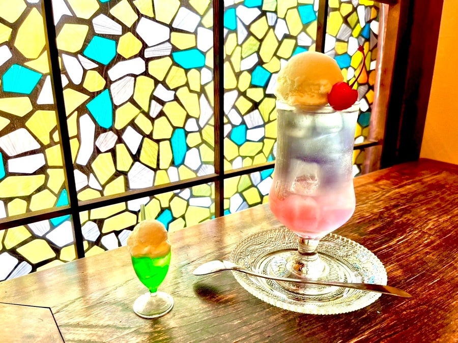 八王子】昭和レトロな店内で、小さなお客様用クリームソーダ『カフェ