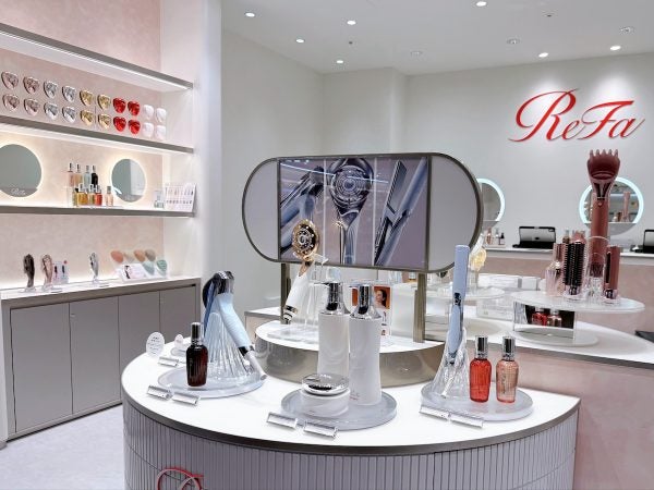 天神地下街】充実ラインナップの「ReFa」新店オープン！ギフトも人気