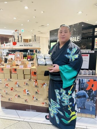 東京で開催！もち吉×日本相撲協会『決まり手煎餅』新発売イベントに