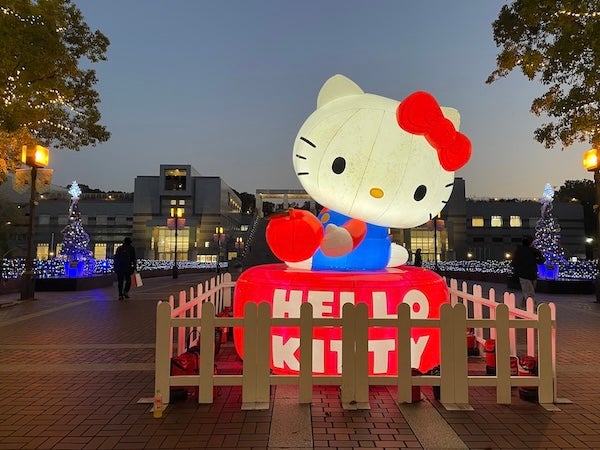 多摩】キティちゃんも光る♪多摩センターのイルミネーション｜多摩