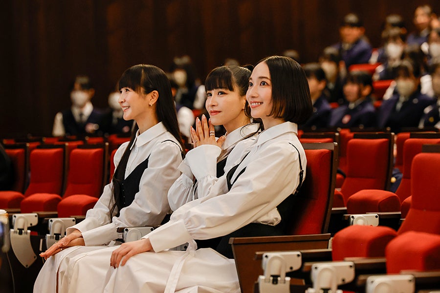 サプライズ大成功！ コールドスリープ前にPerfumeが安田女子中学高等