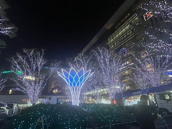 博多駅】「光の街・博多」光が降り注ぐ満天のイルミネーション