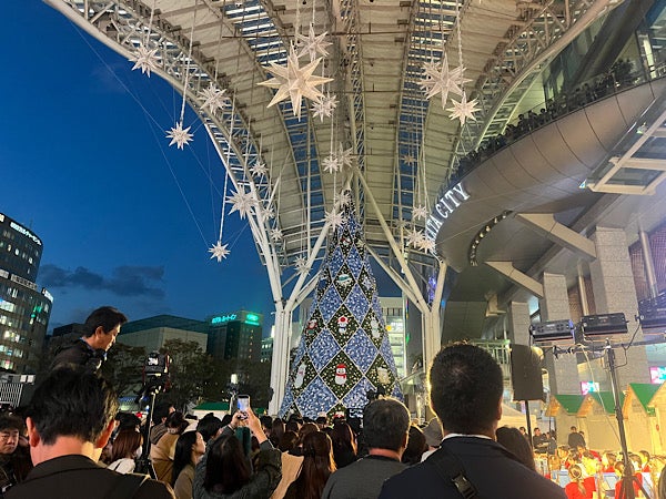 博多駅】「光の街・博多」光が降り注ぐ満天のイルミネーション