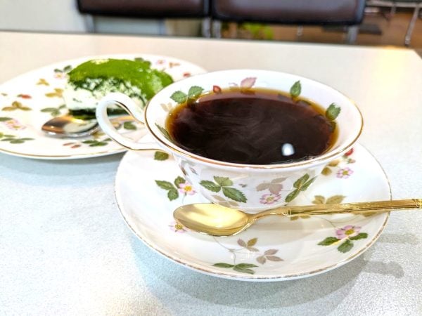 京橋】昭和レトロ喫茶店の旬の高級食材の手作りの本日のデザート
