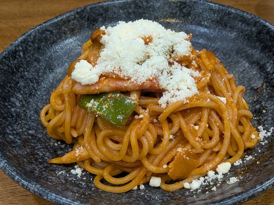 西新宿】700円！くぼやんのナポリタン300gが秒で消えたんだが…？旨すぎ