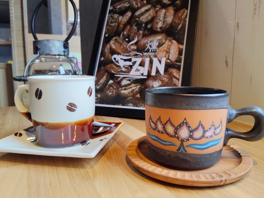 福島市】器が選べる「cafe燻ZIN」でのんびりコーヒータイム