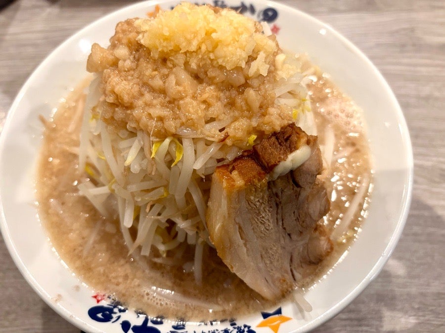 三宮】「お腹いっぱい食べてほしい」並と大盛りが同じ値段！「濃厚煮干