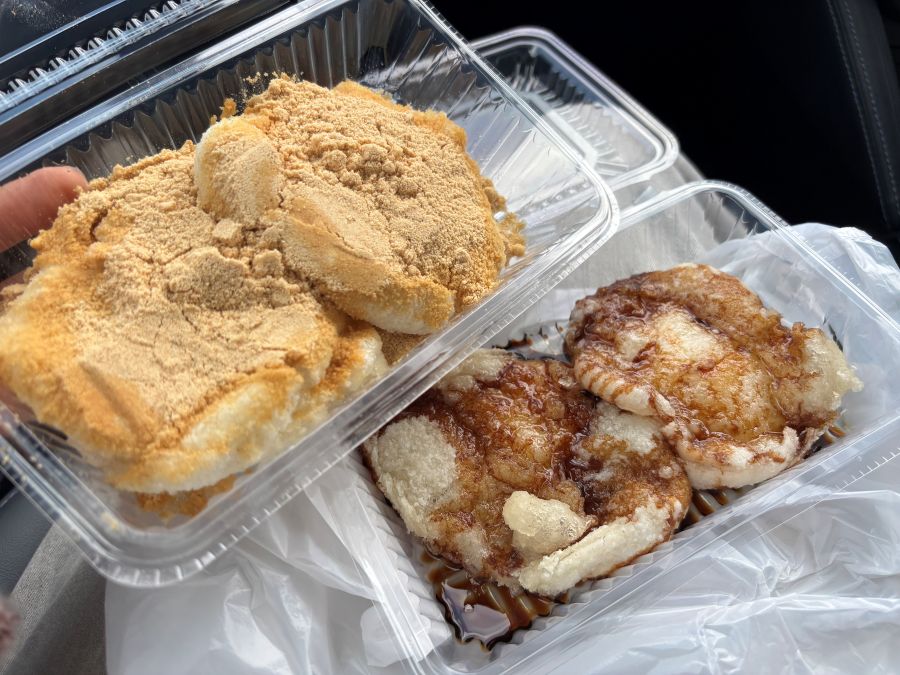 霧島市】揚げたてあつあつが絶品！「あげもちのこころや日当山店