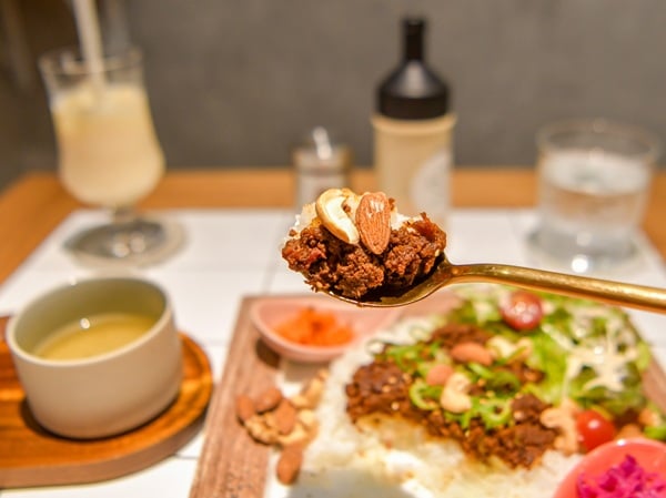 中区三川町】平日限定パンチャン食べ放題 組み合わせ無限大「currycafe