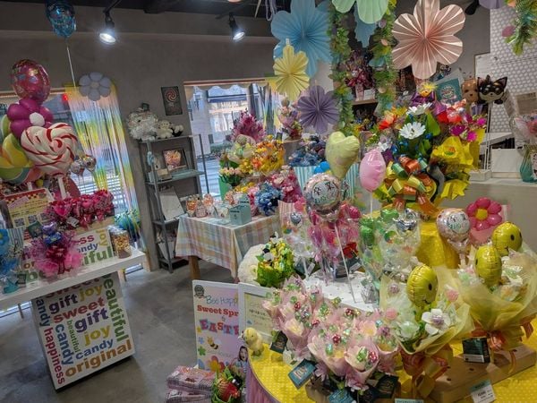 神保町】SNSで流行中！？「キャンディーブーケ」が娘の卒業式に大正解
