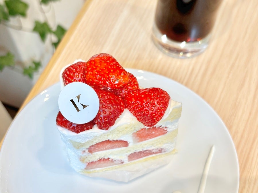 ぼたもち　doroカフェ、ケーキ大きいサイズ1個ずつ(即購入不可) 札幌のドバイチョコ餅パンケーキが話題！ | TikTok