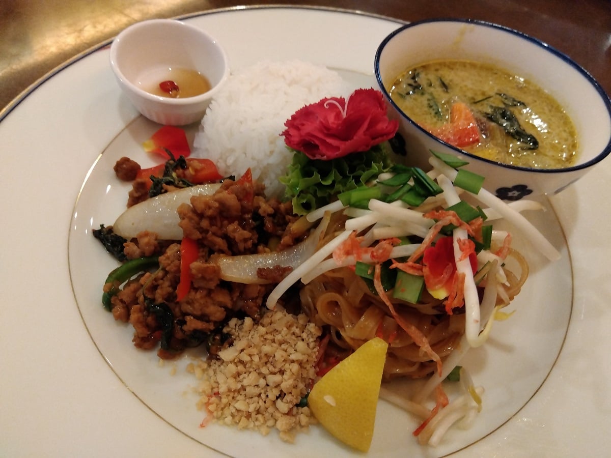 深江】タイ料理の魅力満載の大人のお子様ランチは、土・日・祝日限定