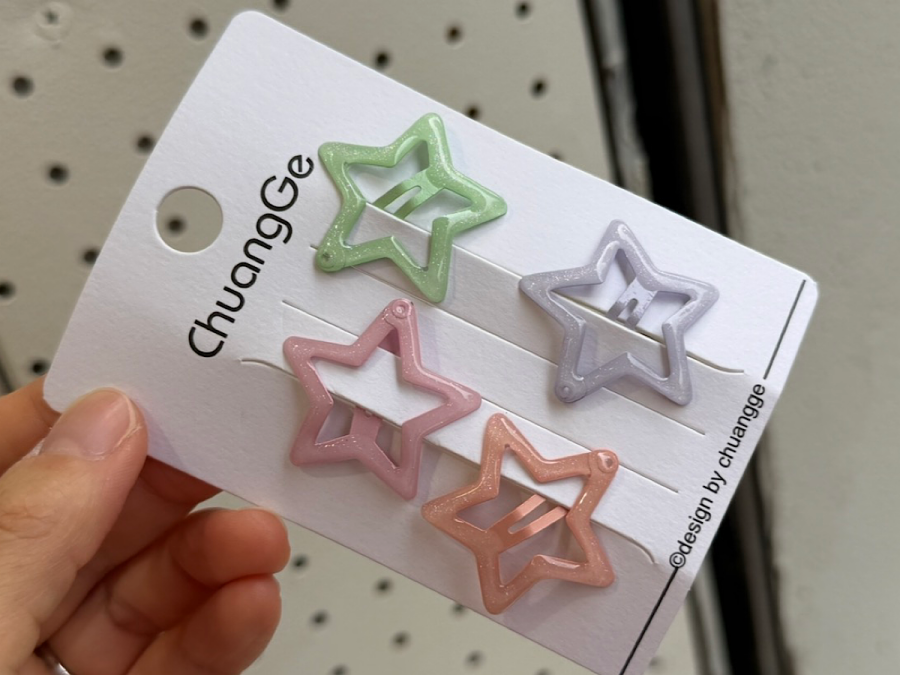 アクセサリー 新品未使用 大量100点セット まとめ売り 新大久保】かわいいアクセサリーやオリジナルグッズ！ランダムボックス